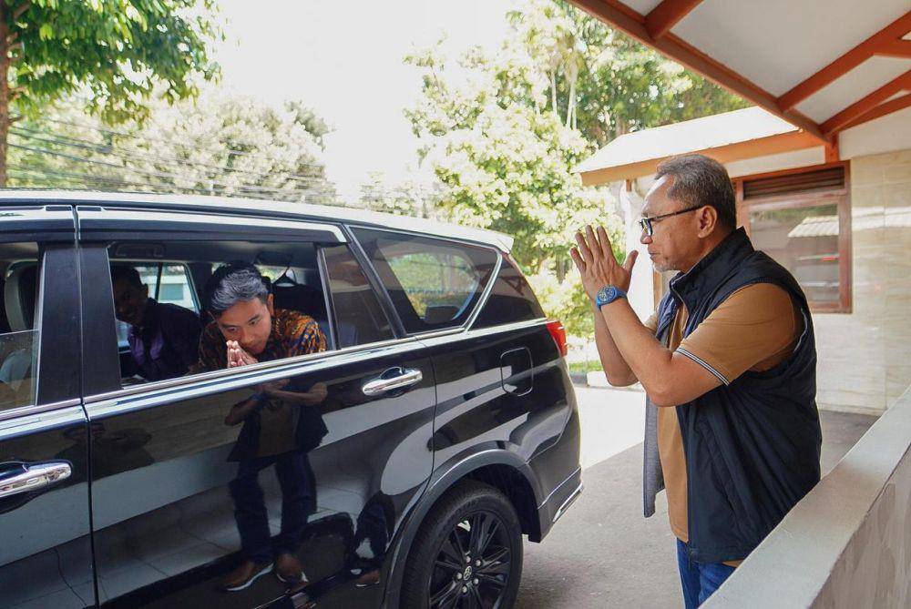 Gibran Temui Zulhas di Rumah Dinasnya pada Sabtu (21/10/2023). (dok. Humas PAN)