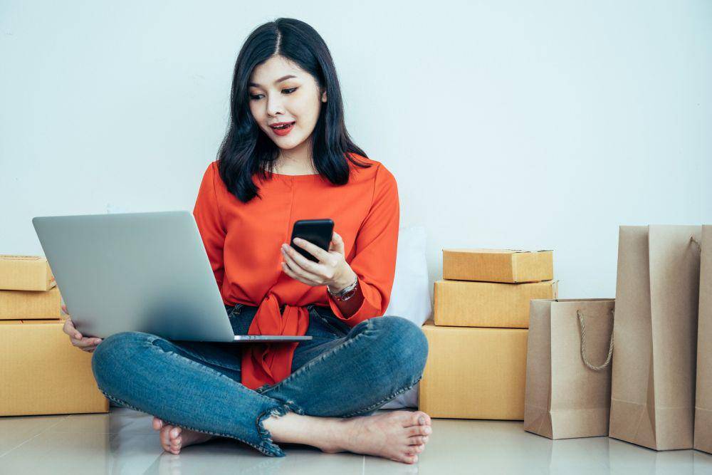 Ilustrasi belanja online. (123rf.com/jeune)