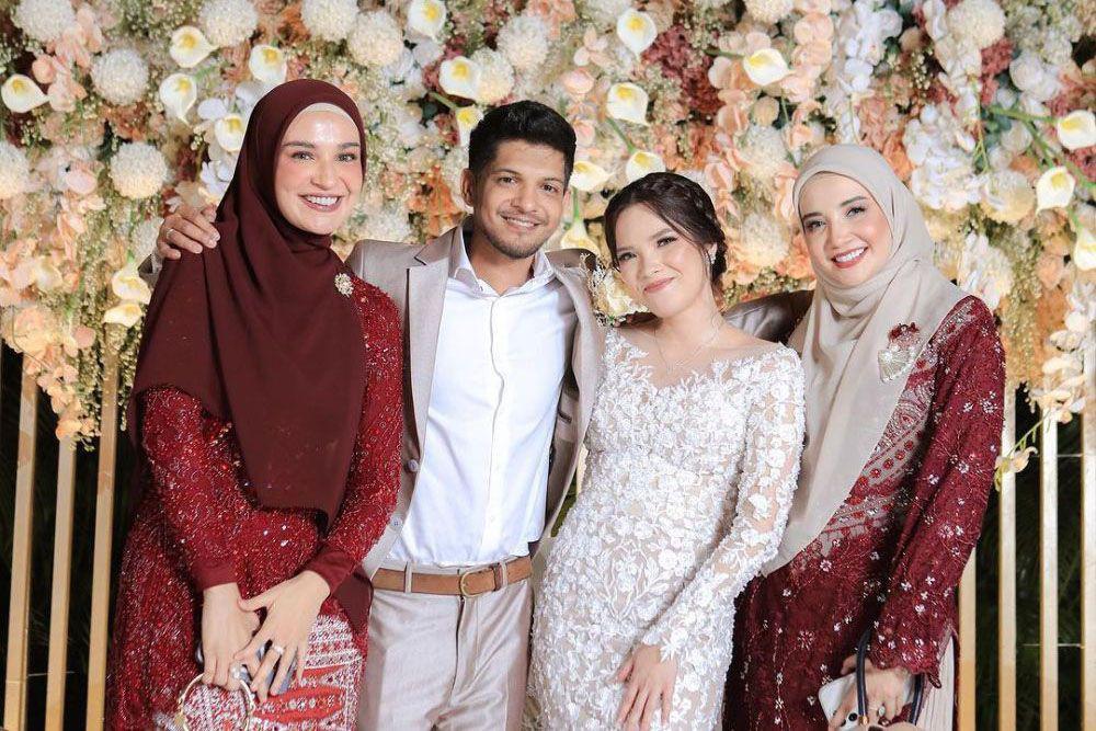 7 Potret Resepsi Pernikahan Yusuf, Adik Zaskia dan Shireen Sungkar