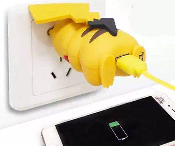 potret charger HP desain nyentrik (reddit.com/user/logangrey123)