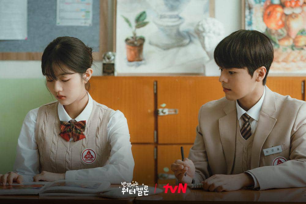 Yoon Chung Ah (Shin Eun Soo) dan Ha Eun Gyeol (Ryeo Un) di Twinkling Watermelon (twitter.com/CJnDrama)