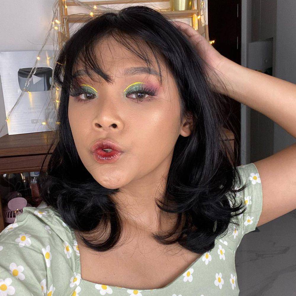 inspirasi eye makeup ala Ririe Prameswari (instagram.com/ririeprams)