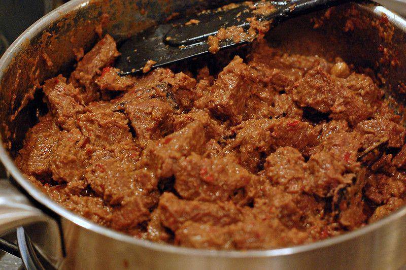 ilustrasi rendang, masakan dengan bahan utama daging sapi (flickr.com/su-lin)