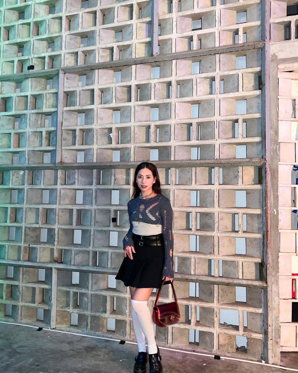 padu padan mini skirt ala Abel Cantika (instagram.com/abellyc)