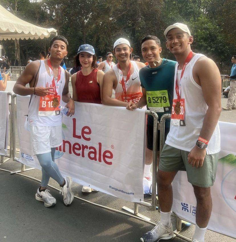 potret artis meriahkan event Jakarta Marathon 2023 (Instagram.com/daffawardhana)