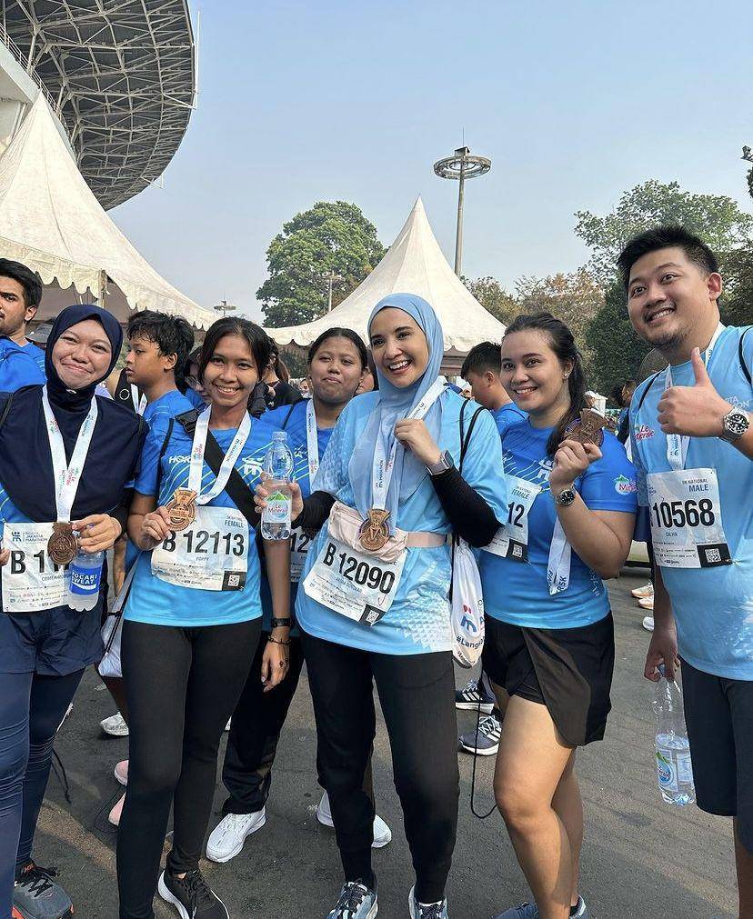 potret artis meriahkan event Jakarta Marathon 2023 (Instagram.com/zaskiasungkar15)