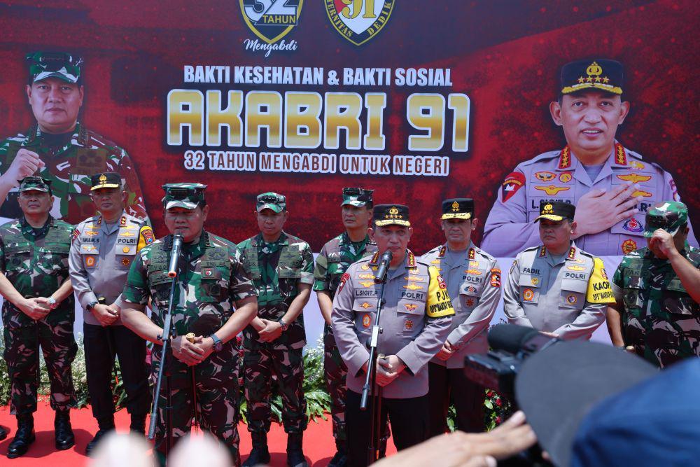 TNI-Polri Makin Kompak, Kapolri Tinjau Bakti Sosial Akabri 91