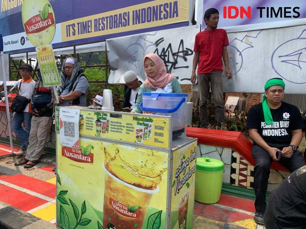 Aksi Lampung Bersama Palestina jadi Berkah Pedagang Es Teh