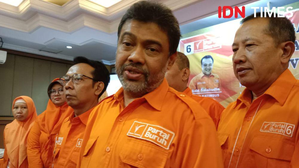 Para Buruh Sodorkan 8 Poin Kontrak Politik ke Ganjar dan Prabowo, Berani Teken Gak?