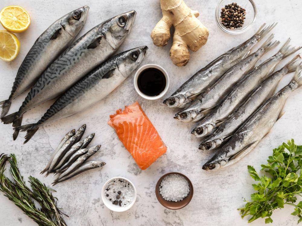 ilustrasi ikan dan bumbu dapur (freepik.com/Freepik)