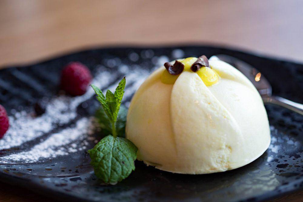 ilustrasi mochi ice cream (pexels.com/Valeria Boltneva)