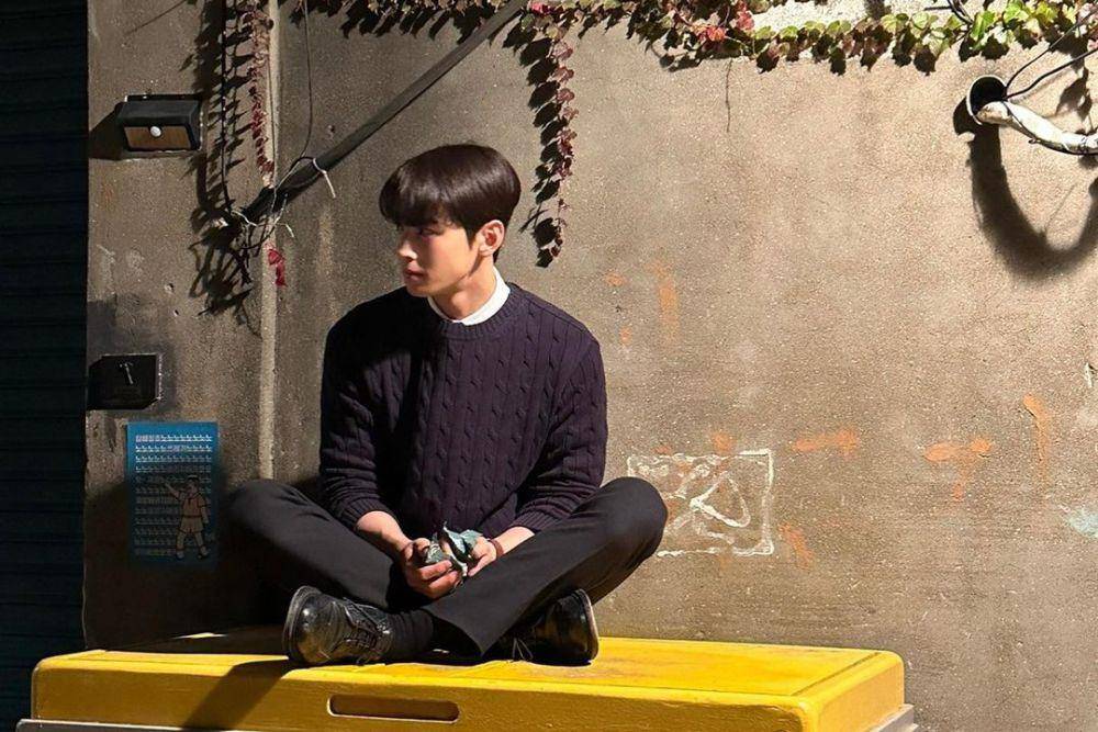 Cha Eun Woo di balik layar drama A Good Day to be a Dog (instagram.com/eunwo.o_c)
