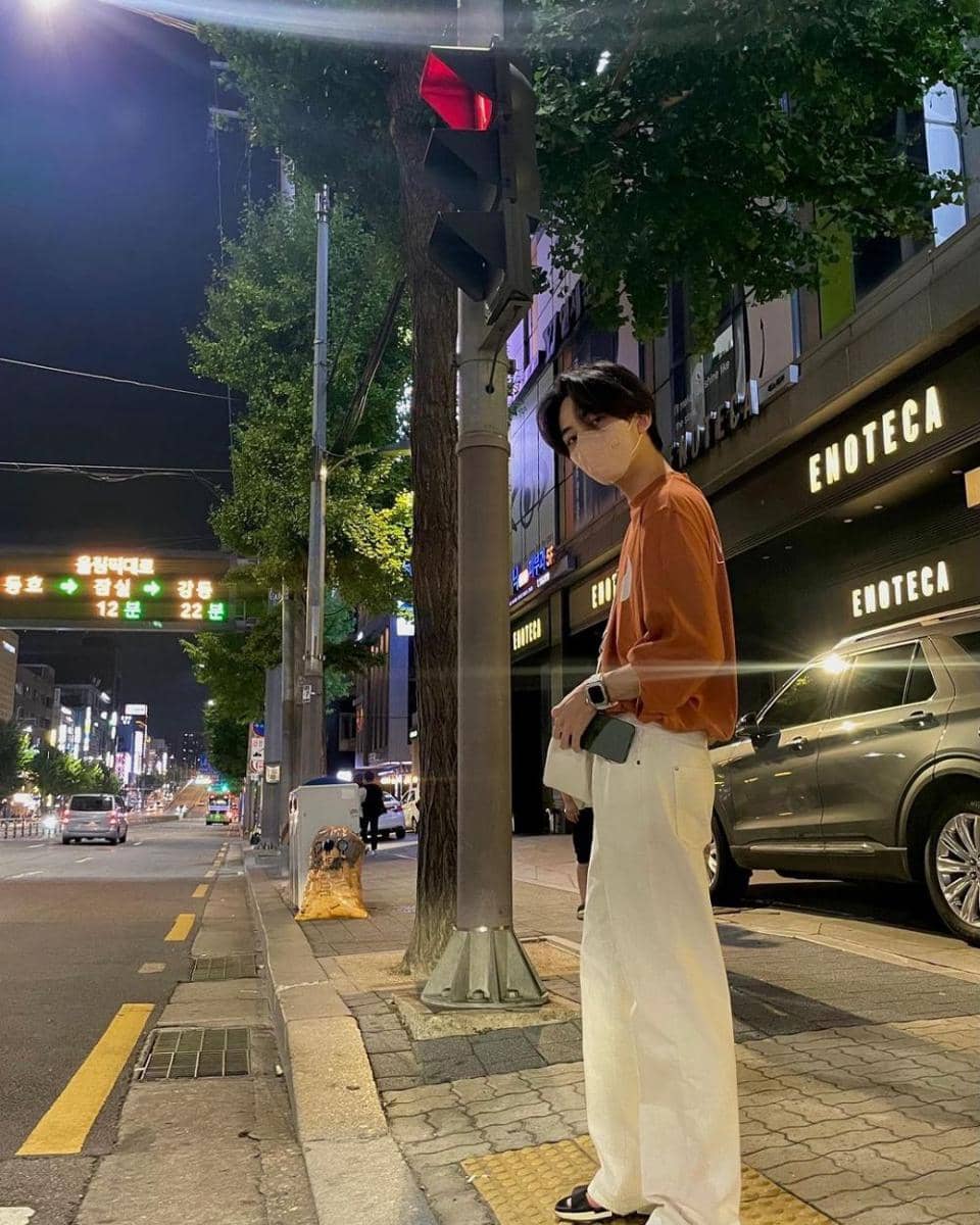 OOTD dengan knitwear ala Jeonghan SEVENTEEN (instagram.com/jeonghaniyoo_n)
