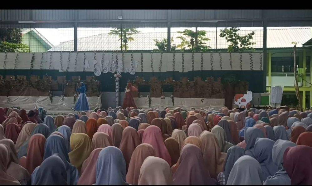 Muhadarah Akbarm salah satu kegiatan Pondok Pesantren Putri Ummul Mukminin. Instagram/ummulmukminin_official