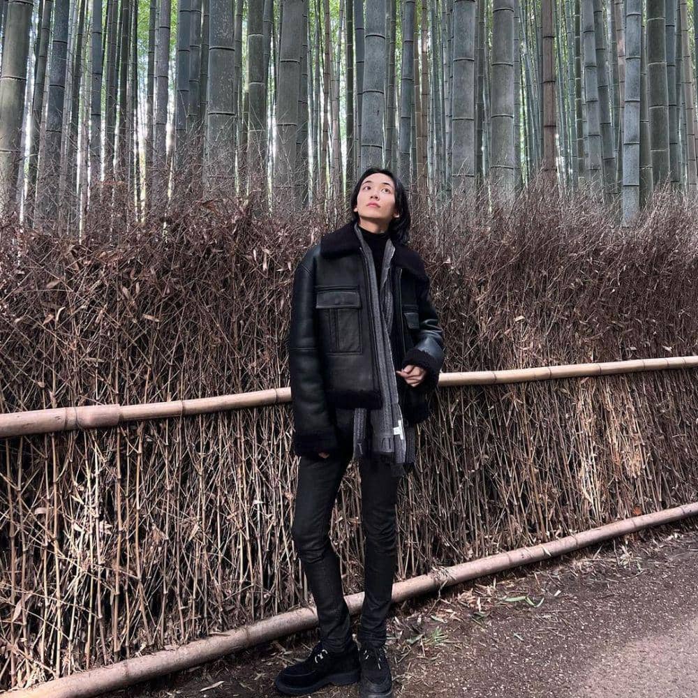 OOTD dengan knitwear ala Jeonghan SEVENTEEN (instagram.com/jeonghaniyoo_n)