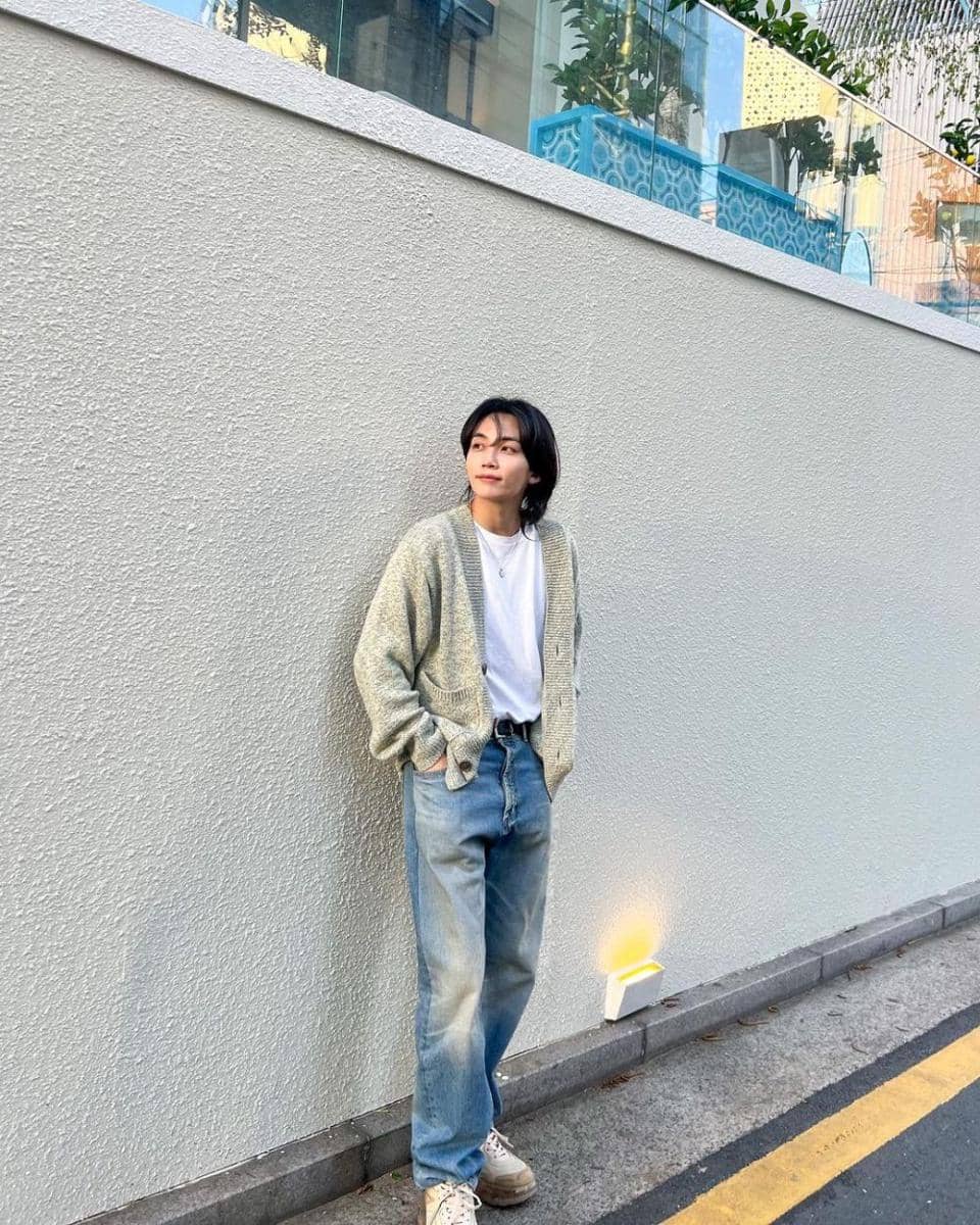 OOTD dengan knitwear ala Jeonghan SEVENTEEN (instagram.com/jeonghaniyoo_n)