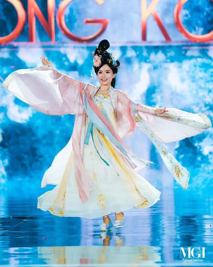 Potret Kostum Nasional dari Asia di Miss Grand International 2023 (Facebook.com/Miss Grand International)
