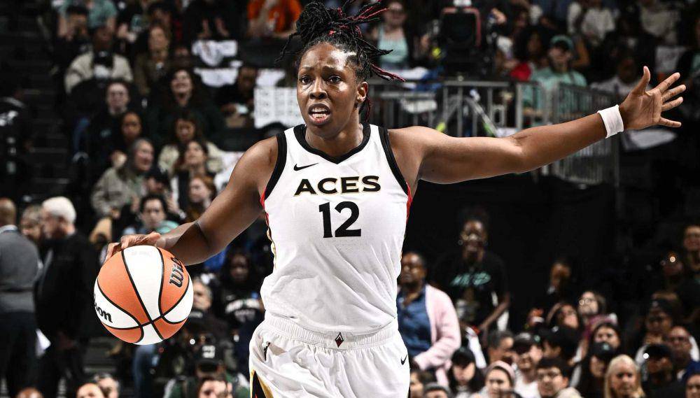 Chelsea Gray (aces.wnba.com)