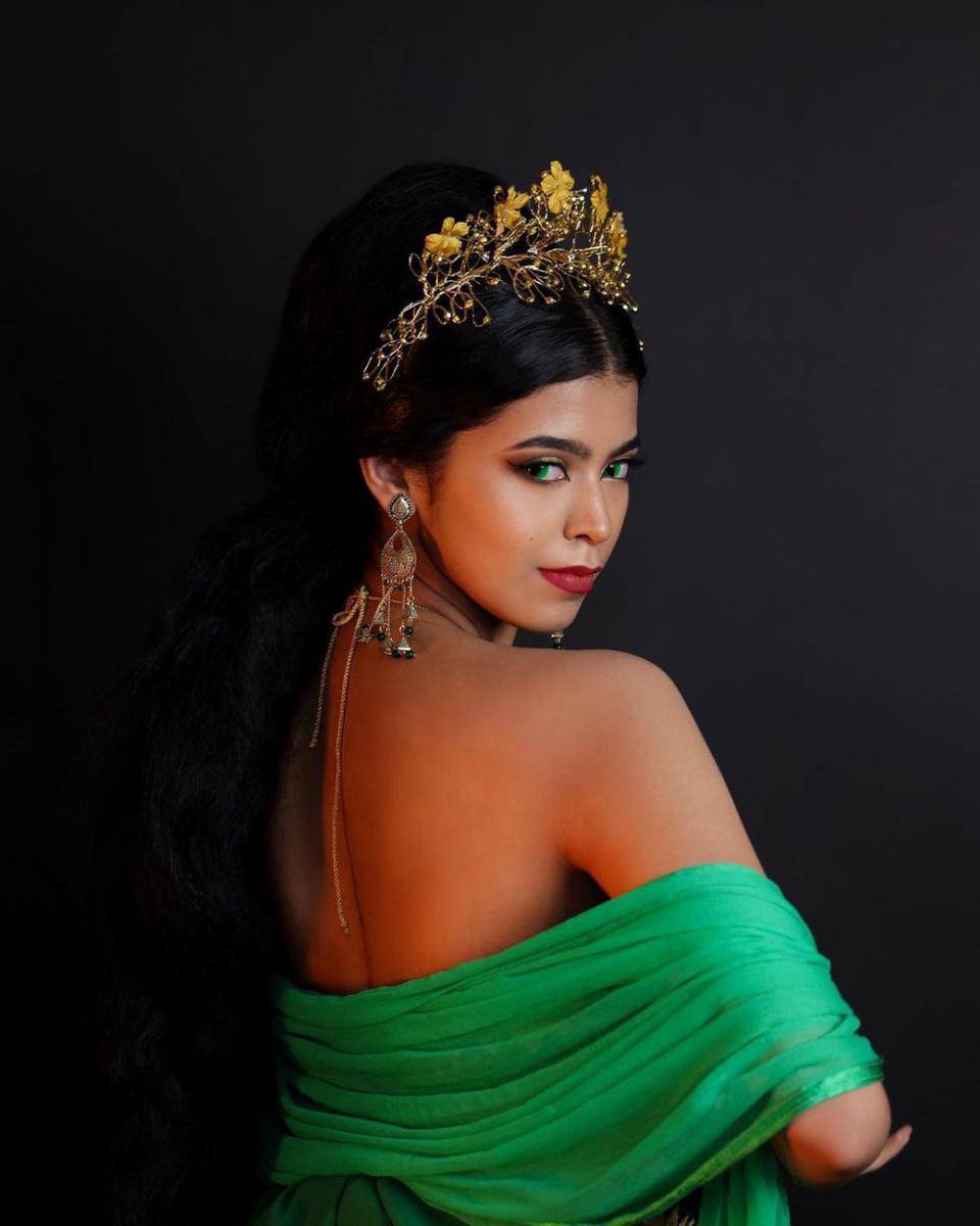 inspirasi makeup halloween Jharna Bhagwani (instagram.com/jharnabhagwani)