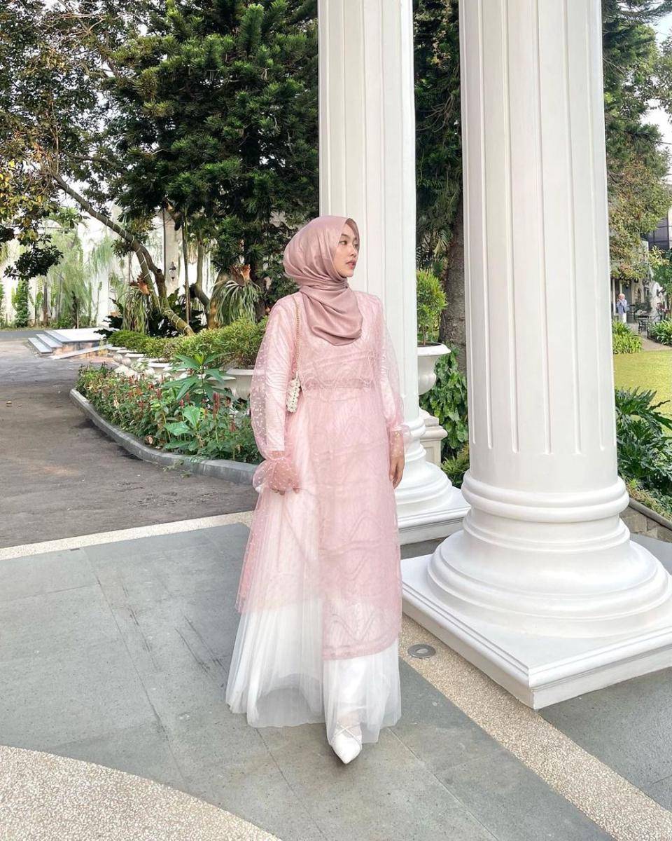 inspirasi OOTD ala Arcluna (instagram.com/arclunapasha)