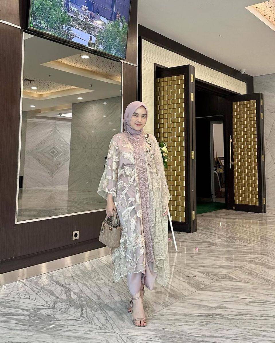 inspirasi OOTD ala Cut Fatimah (instagram.com/cutfatimahhh)