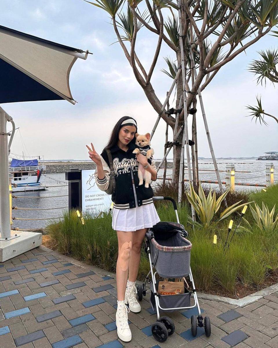 OOTD Sabrina Chairunnisa (instagram.com/sabrinachairunnisa_)