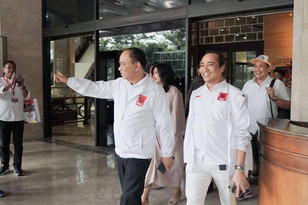 Ketua DPD Projo NTB Imam Sofian bersama Ketua Umum Projo Budi Arie Setiadi. (dok. Projo NTB)