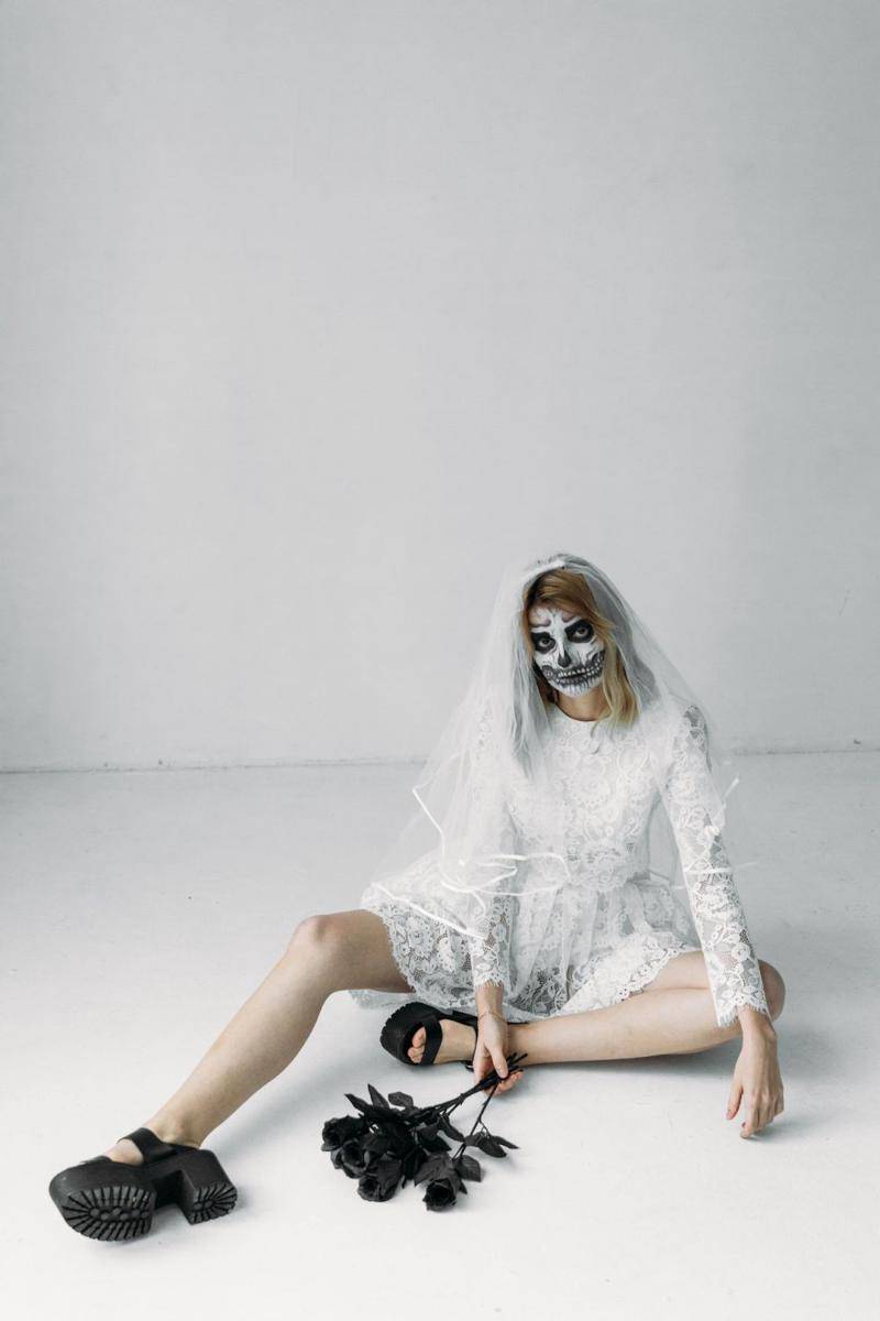 Inspirasi outfit halloween (pexels.com/T Leish)