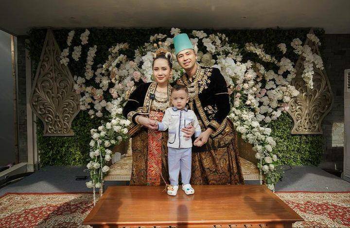 Wedding anniversary Oktober (Instagram.com/raffinagita1717)