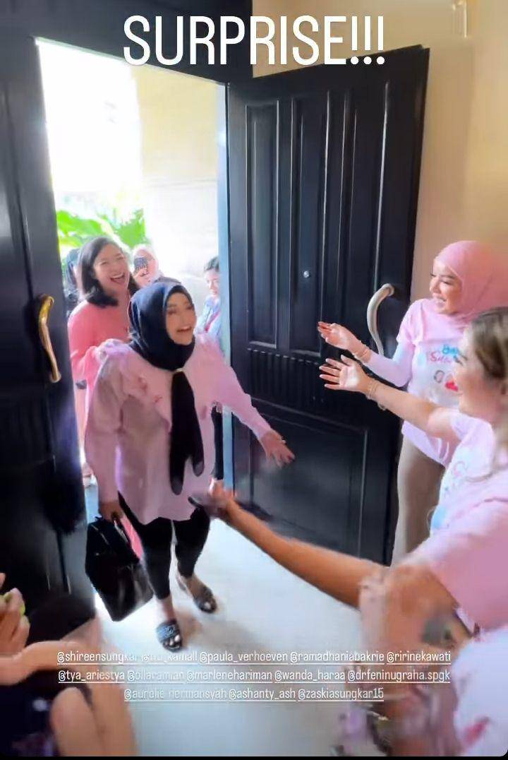 Surprise baby shower geng cendol (Instagram.com/tya_ariestya)
