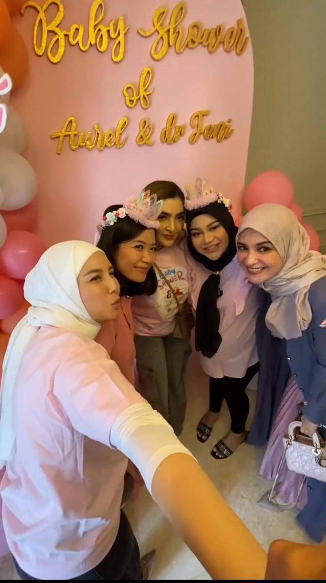 Surprise baby shower geng cendol (Instagram.com/tya_ariestya)