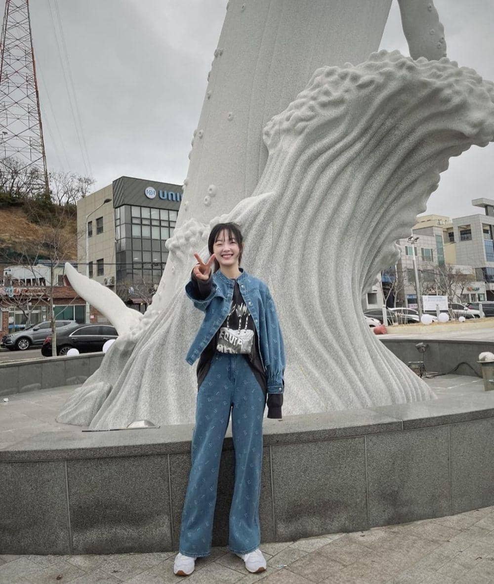 Lee Yoo Mi (instagram.com/leeyoum262)