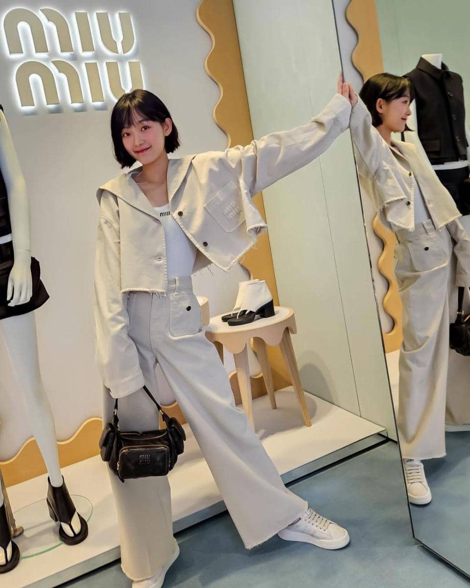 Lee Yoo Mi (instagram.com/leeyoum262)