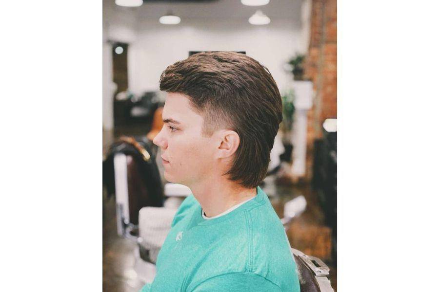 Straight hair mullet (pinterest.com)