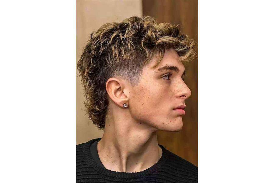 Taper fade mullet (pinterest.com)