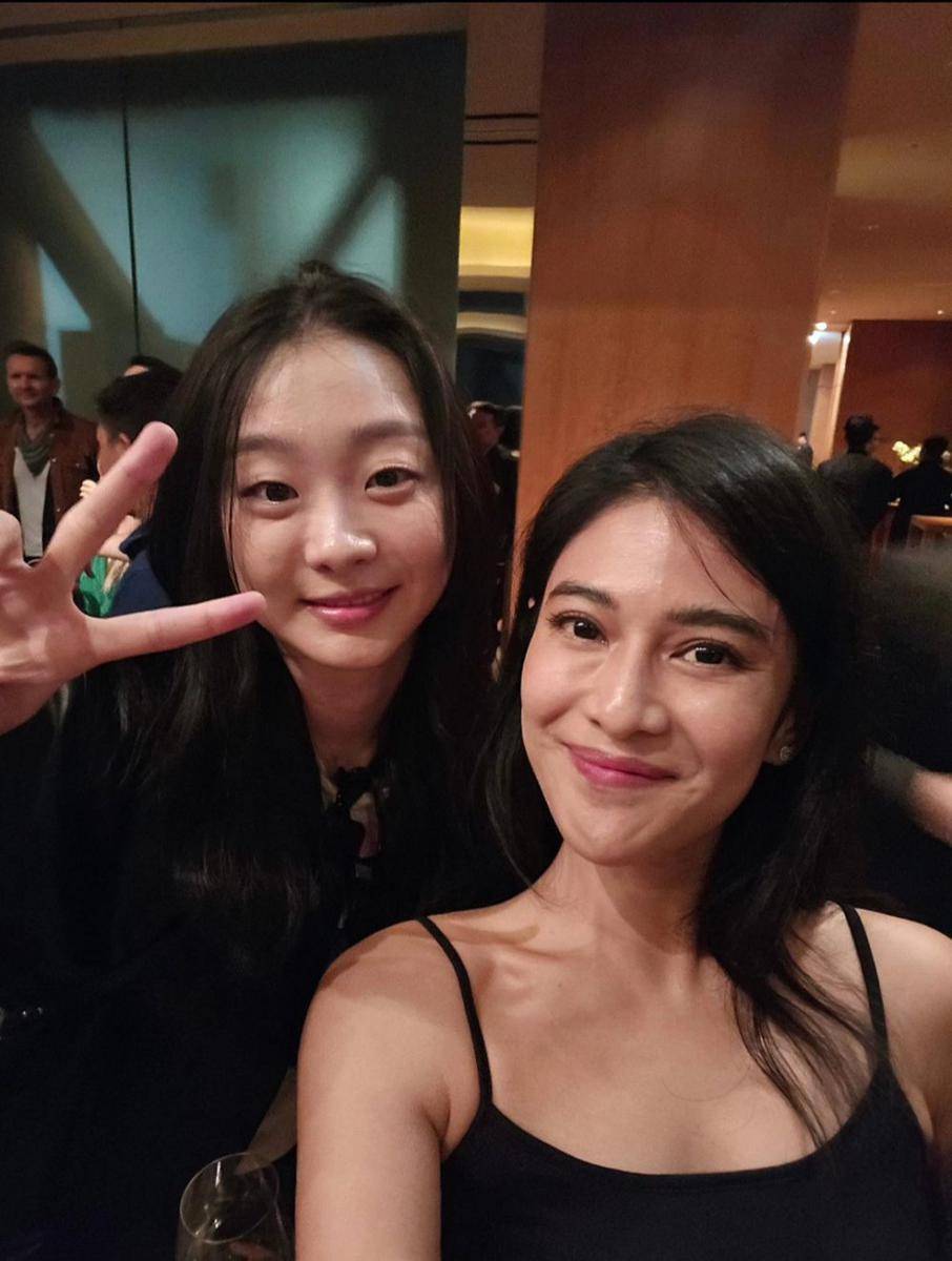 potret Dian Sastro bersama Kim Da Mi (tiktok.com/therealdisastr)