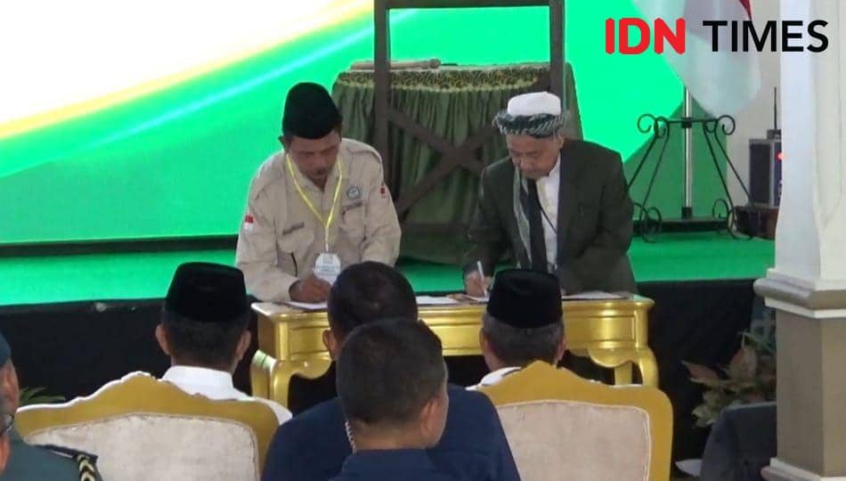Wakil Presiden RI KH Ma'ruf Amin menghadiri peringatan Hari Santri Tahun 2023 dan membuka secara resmi Silaturahmi Nasional di Balikpapan Kaltim, Selasa (24/10/2023). (IDN Times/Hilmansyah)