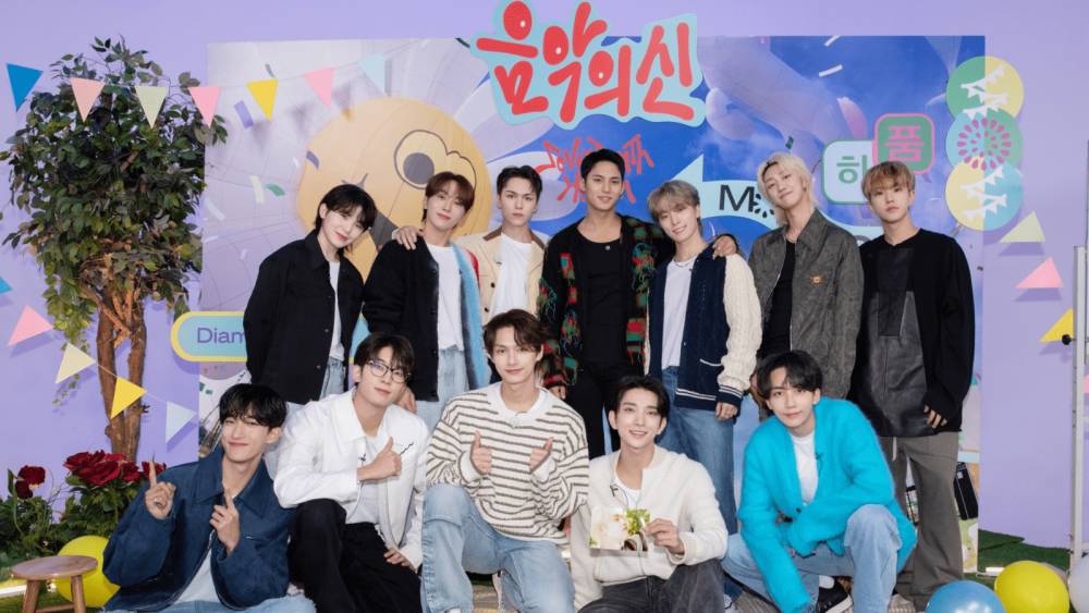 Seventeen (twitter.com/pledis_17)