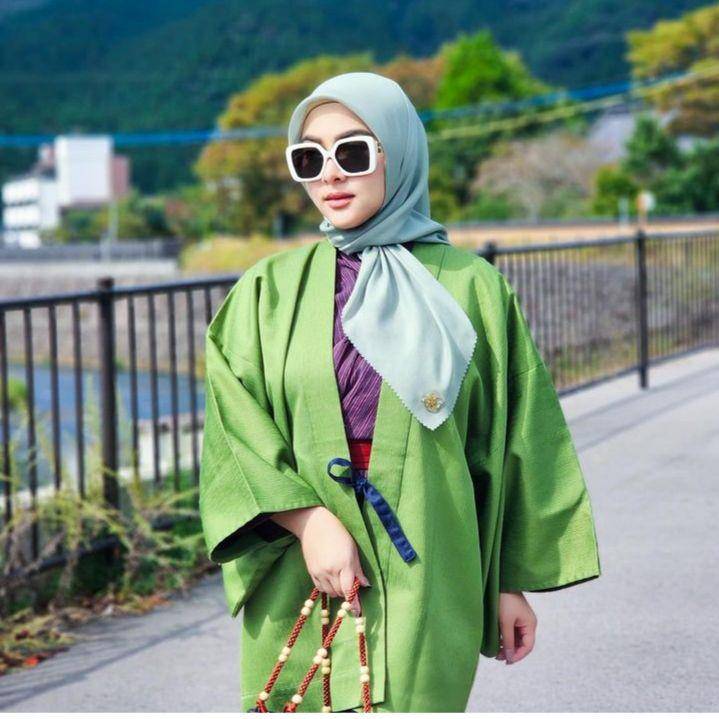 Syahrini dan Reino memakai yukata (instagram.com/princessyahrini)