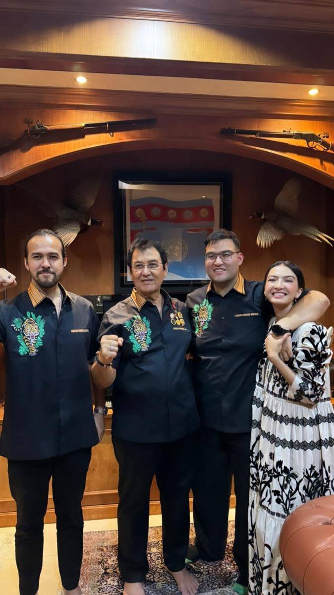 potret Raline Shah hadiri syukuran ulang tahun ke-73 sang papa (instagram.com/ralineshah)