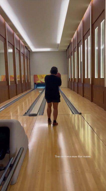 potret Keanu main bowling (instagram.com/keanuagl)