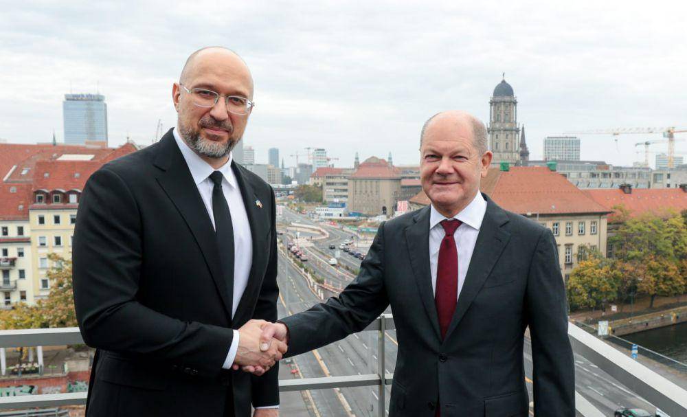Perdana Menteri Ukraina Denys Shmyhal dan Kanselir Jerman Olaf Scholz (Twitter.com/Denys Shmyhal)