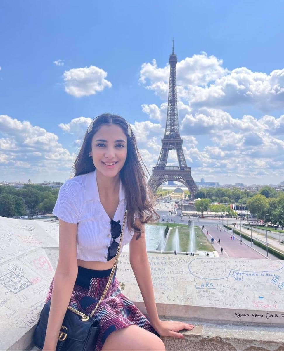 Kanikka Kapur (instagram.com/kanikkakapur)