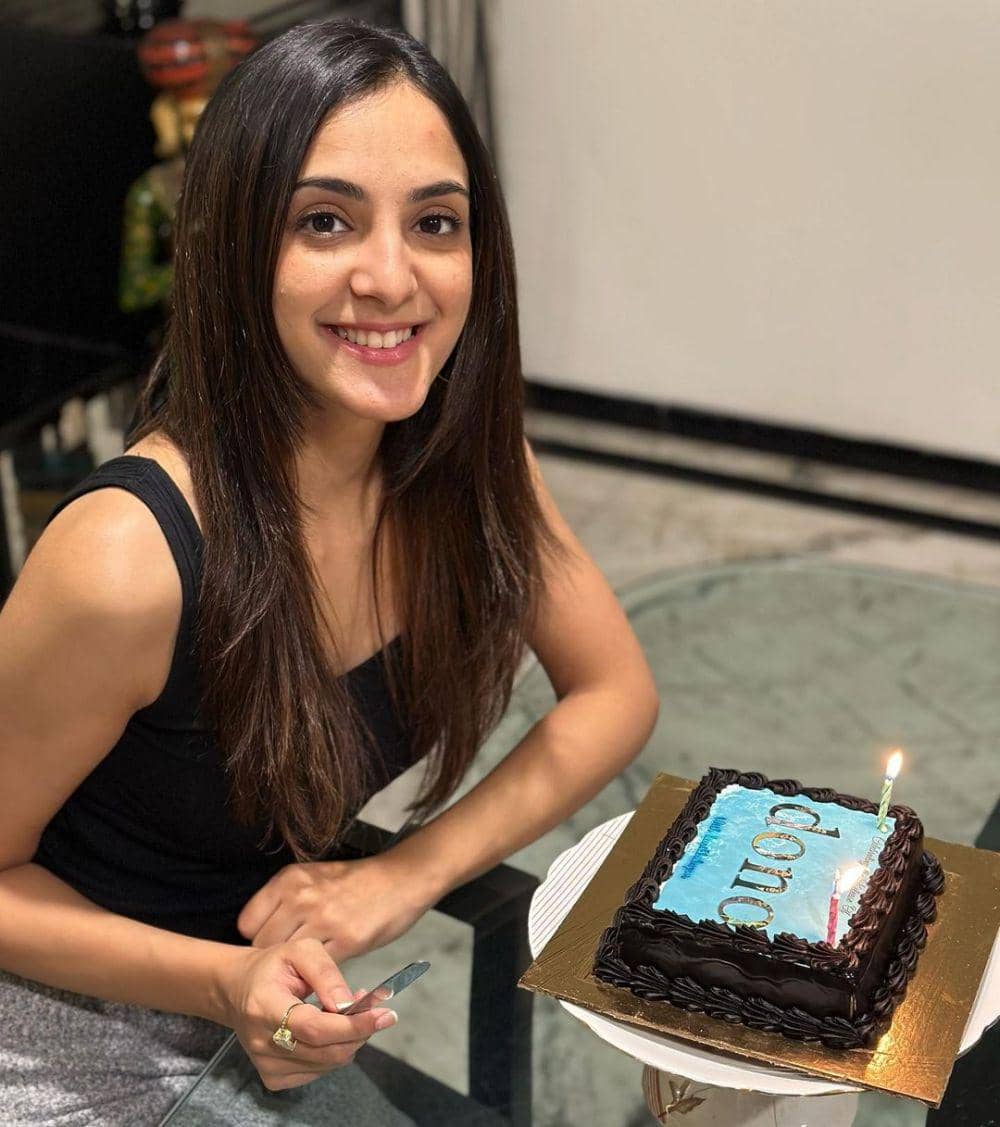 Kanikka Kapur (instagram.com/kanikkakapur)