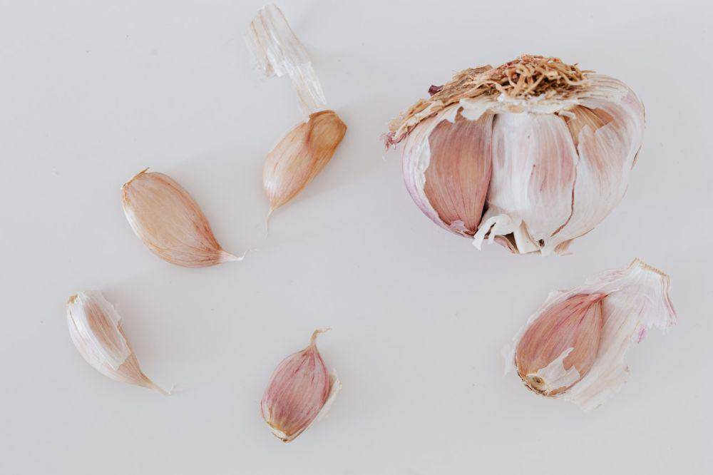 Ilustrasi bawang putih (Pexels/Karolina Grabowska)