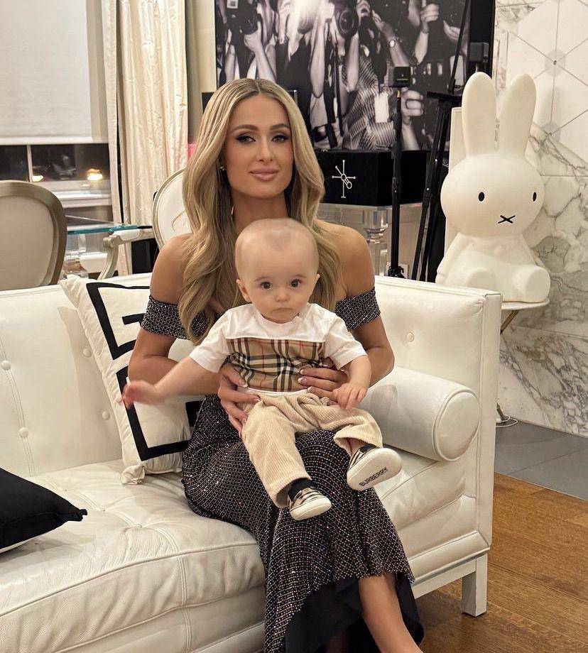 potret Paris Hilton dan anaknya (instagram.com/parishilton)