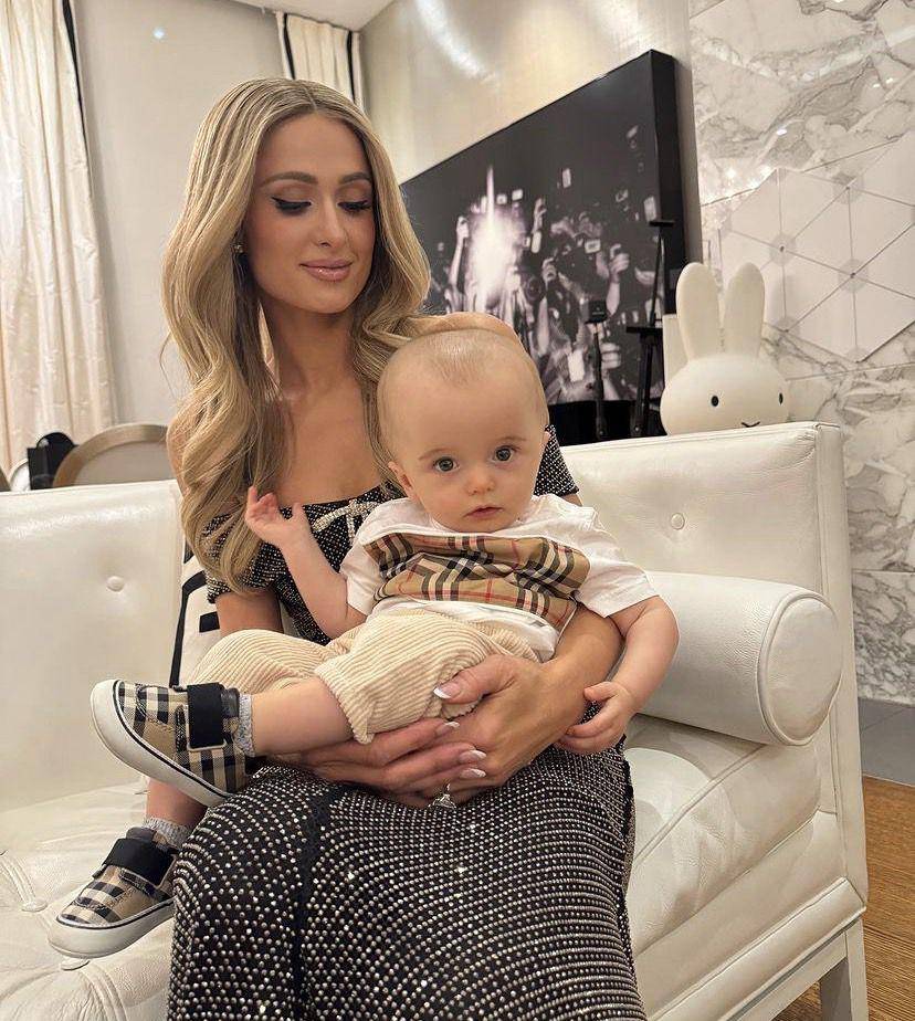 potret Paris Hilton dan anaknya (instagram.com/parishilton)