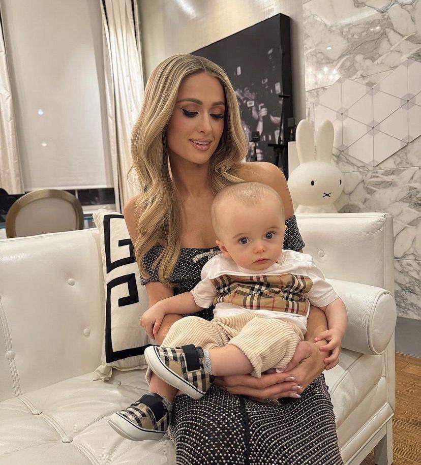 potret Paris Hilton dan anaknya (instagram.com/parishilton)