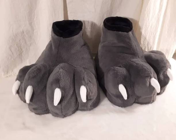 potret lucu sandal berukuran raksasa (reddit.com/Snowdragonfursuits)