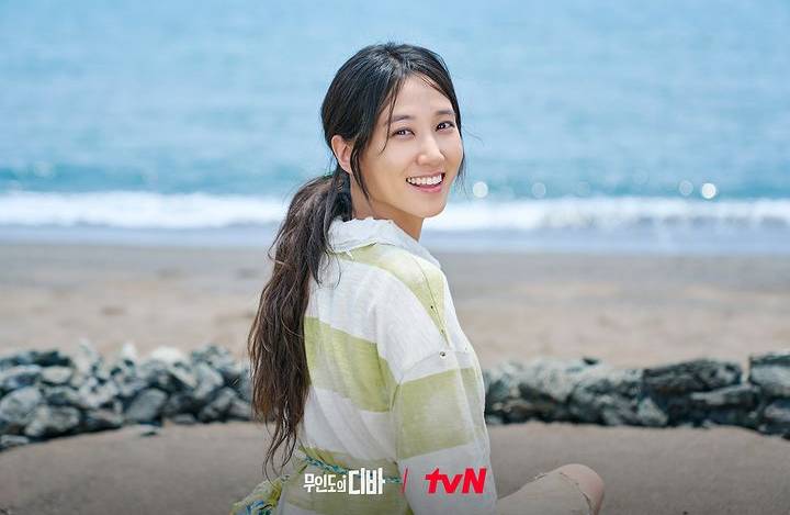 Park Eun Bin sebagai Seo Mok Ha di drakor Castaway Diva (instagram.com/tvn_drama)
